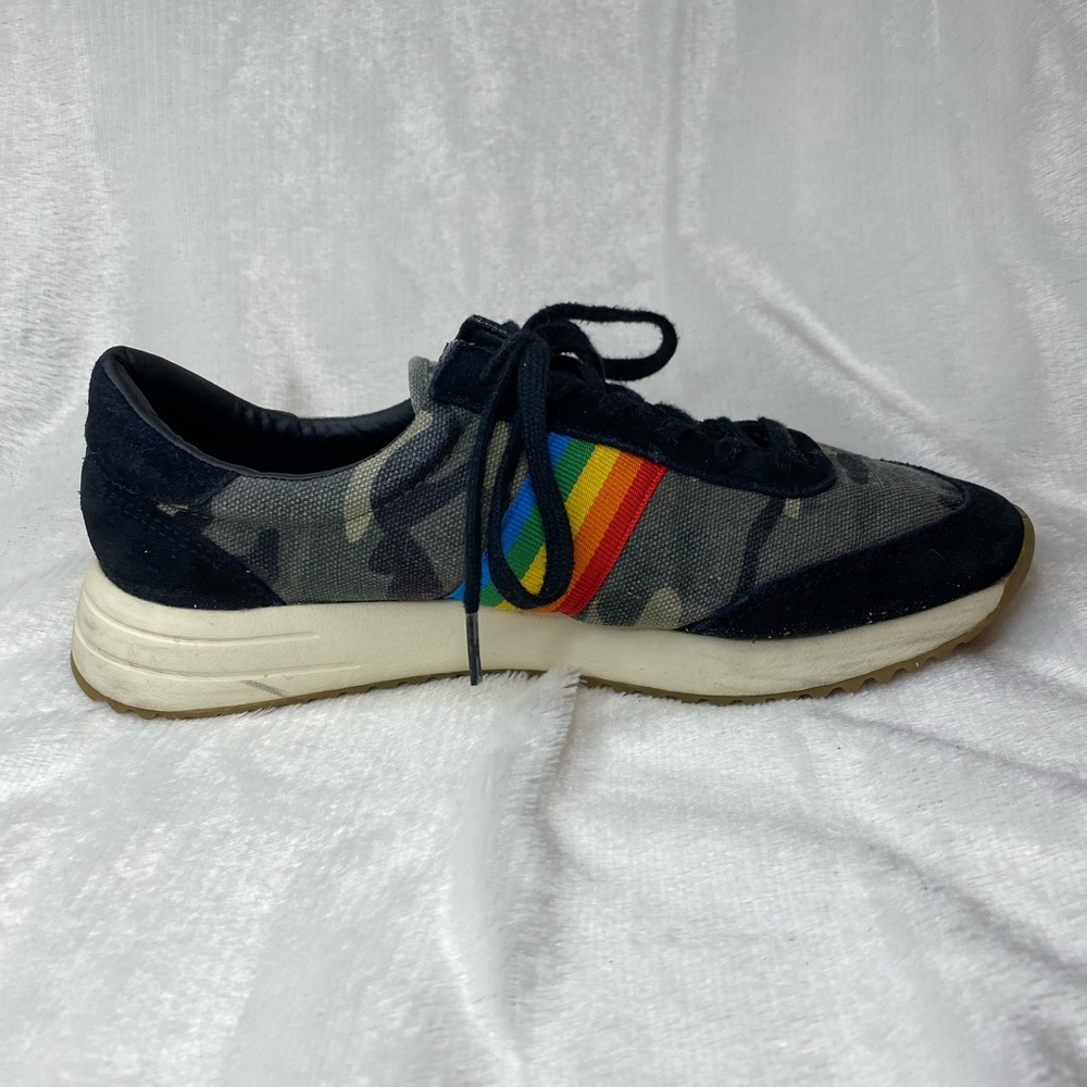 Gola Camo Rainbow Stripe Women’s Sneaker Size 8 MSRP $95